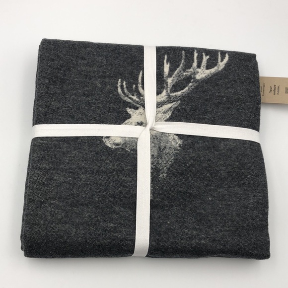 David Fussenegger Savona Throw Photorealistic Stag Head Charcoal Gray - Picture 4 of 4